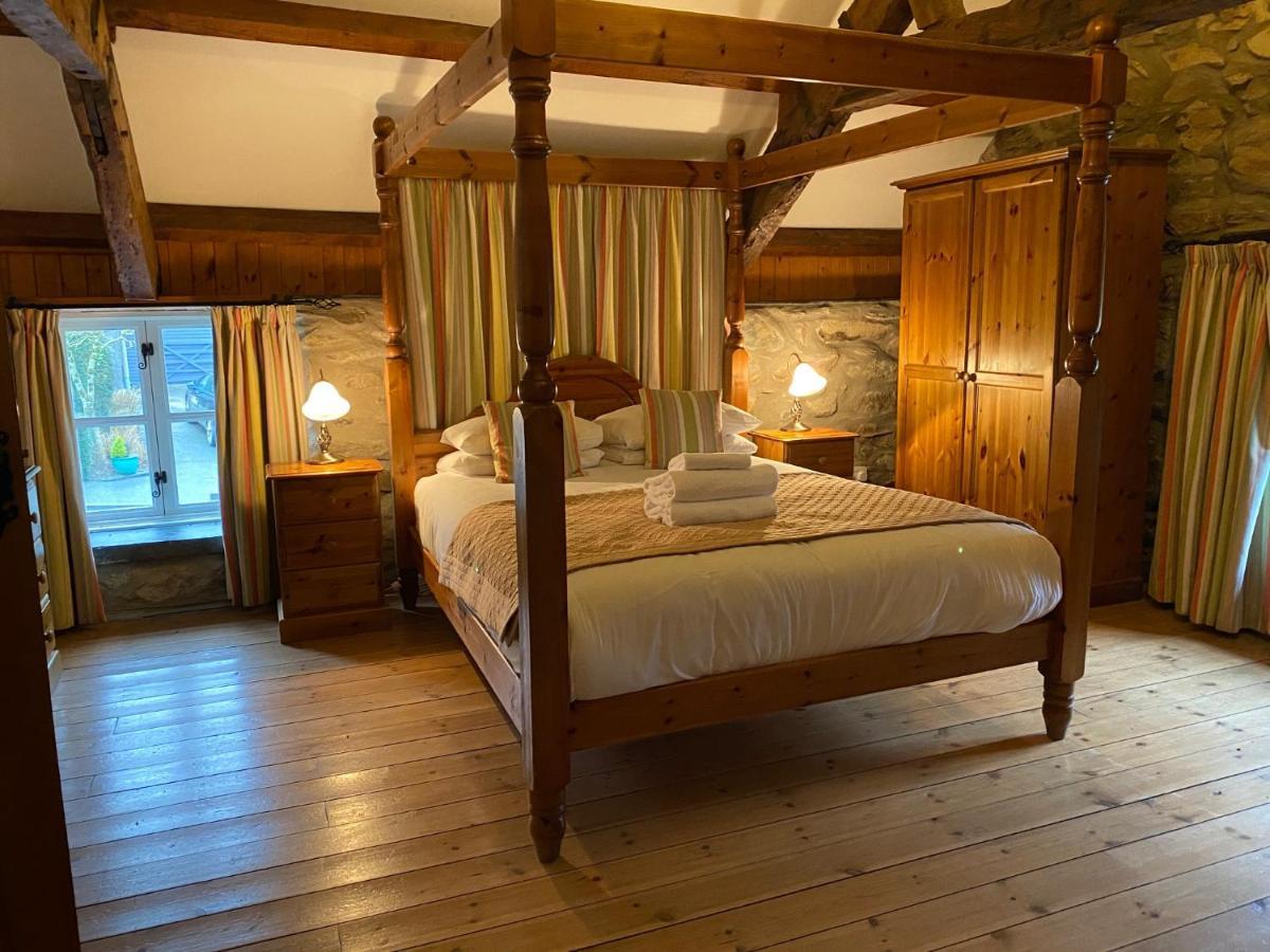 فندق Gellifawr Woodland Retreat Pontfaen المظهر الخارجي الصورة