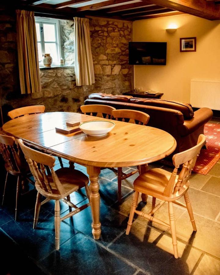 فندق Gellifawr Woodland Retreat Pontfaen المظهر الخارجي الصورة